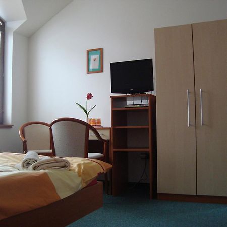 Hotel U Kapra Lázně Bělohrad Eksteriør billede