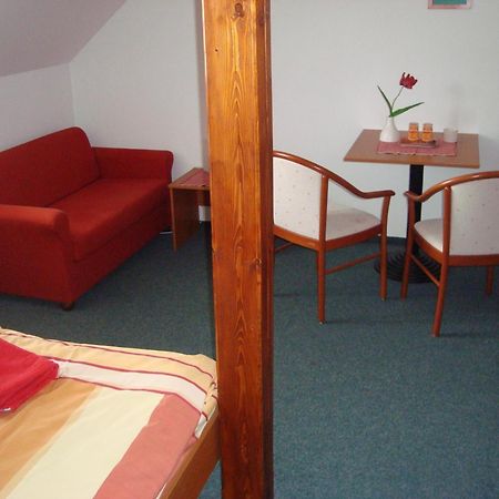 Hotel U Kapra Lázně Bělohrad Eksteriør billede