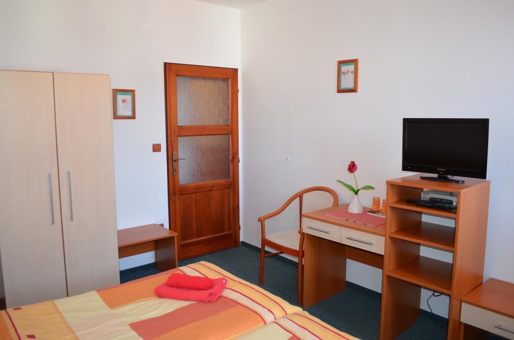 Hotel U Kapra Lázně Bělohrad Eksteriør billede