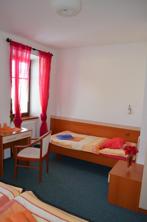 Hotel U Kapra Lázně Bělohrad Eksteriør billede