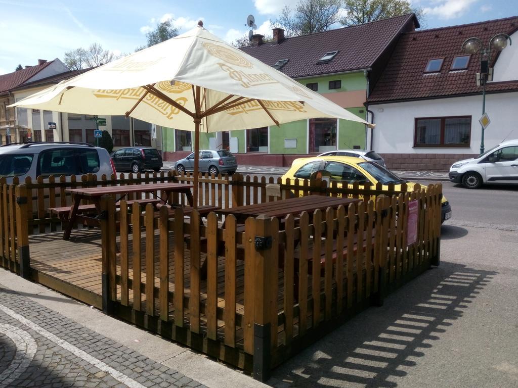 Hotel U Kapra Lázně Bělohrad Eksteriør billede